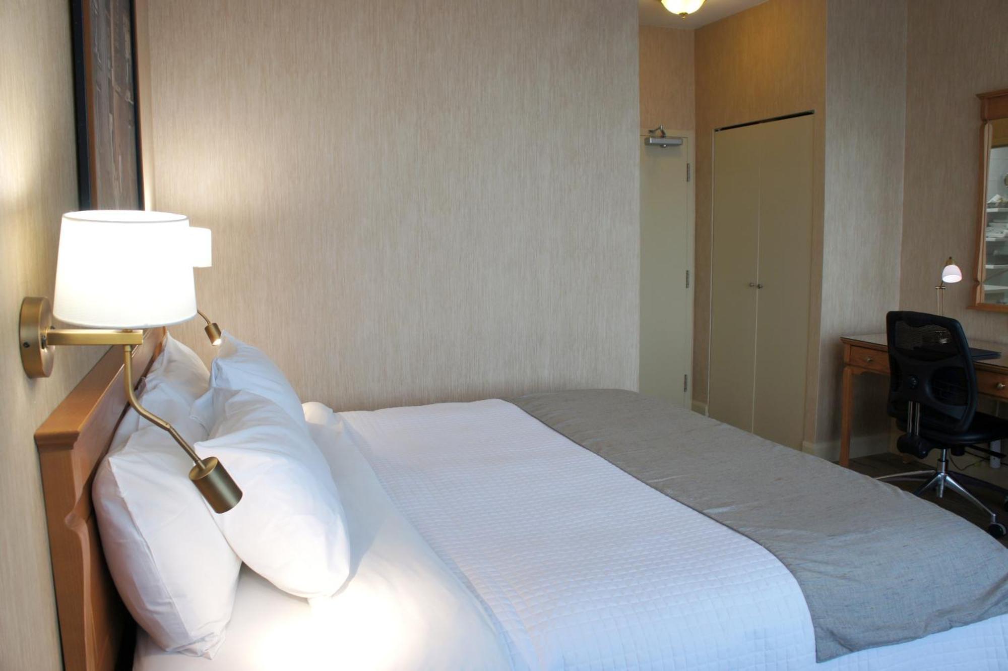Hotel Castel Granby Bagian luar foto