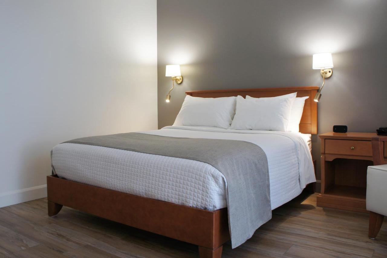Hotel Castel Granby Bagian luar foto
